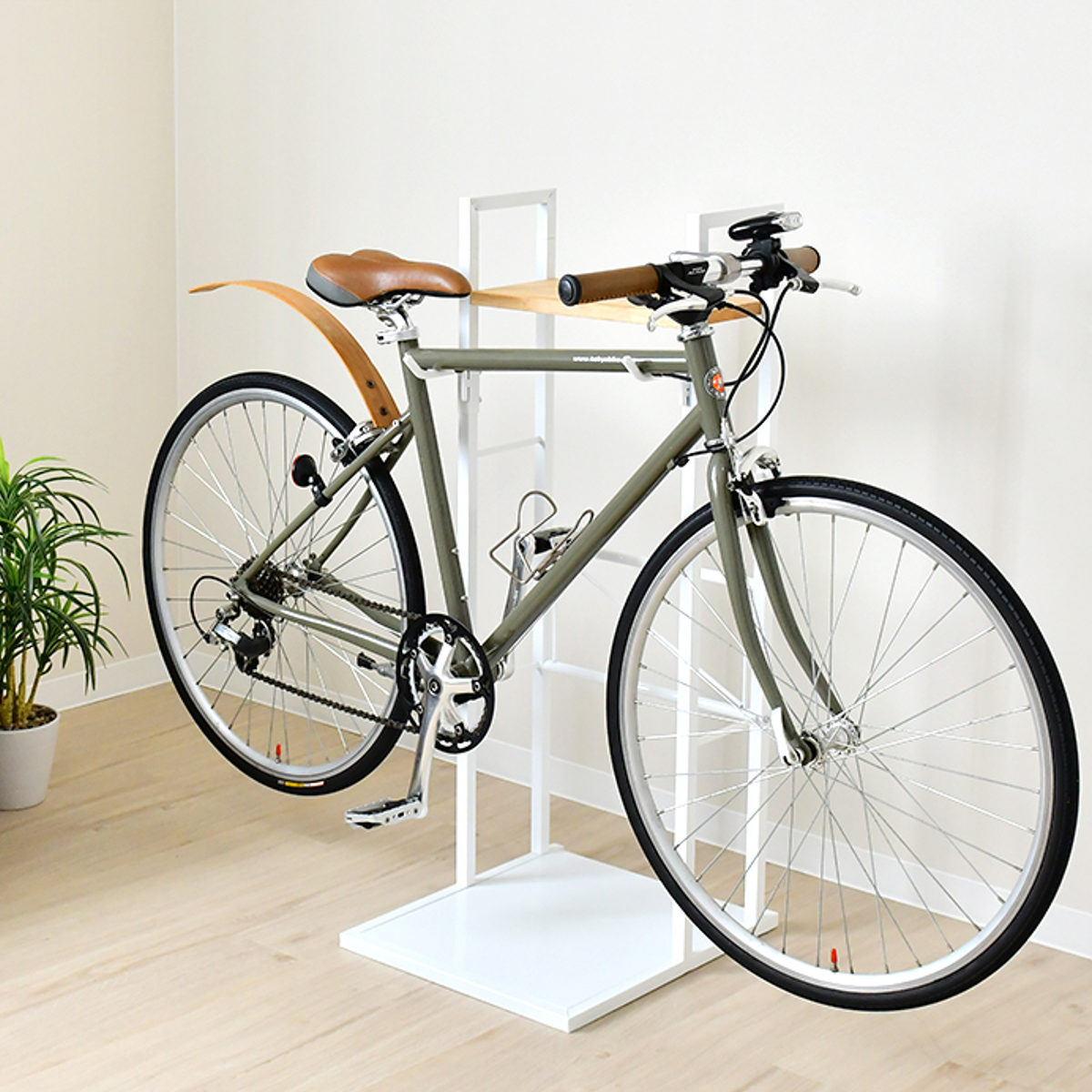 自転車スタンド 1台用 日本製 天然木 スチール 室内用 賃貸 ( サイクルスタンド サイクルラック ディスプレイ 1台 棚付 コレクション 転倒防止 盗難防止 室内 収納 ラック ホワイト ブラック ) 【ホワイト】 ホワイト