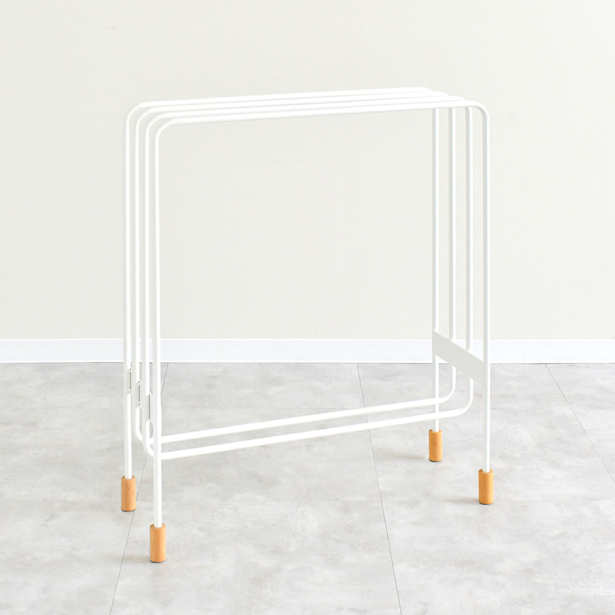 物干し タオルスタンド バスタオルハンガー 4連タイプ ミヤケデザイン ( バスタオルスタンド ランドリースタンド タオルハンガー バスタオル 4枚 タオル干し スタンド タオル掛け バスタオル干し スリム 置き型 脱衣所 洗面所 )