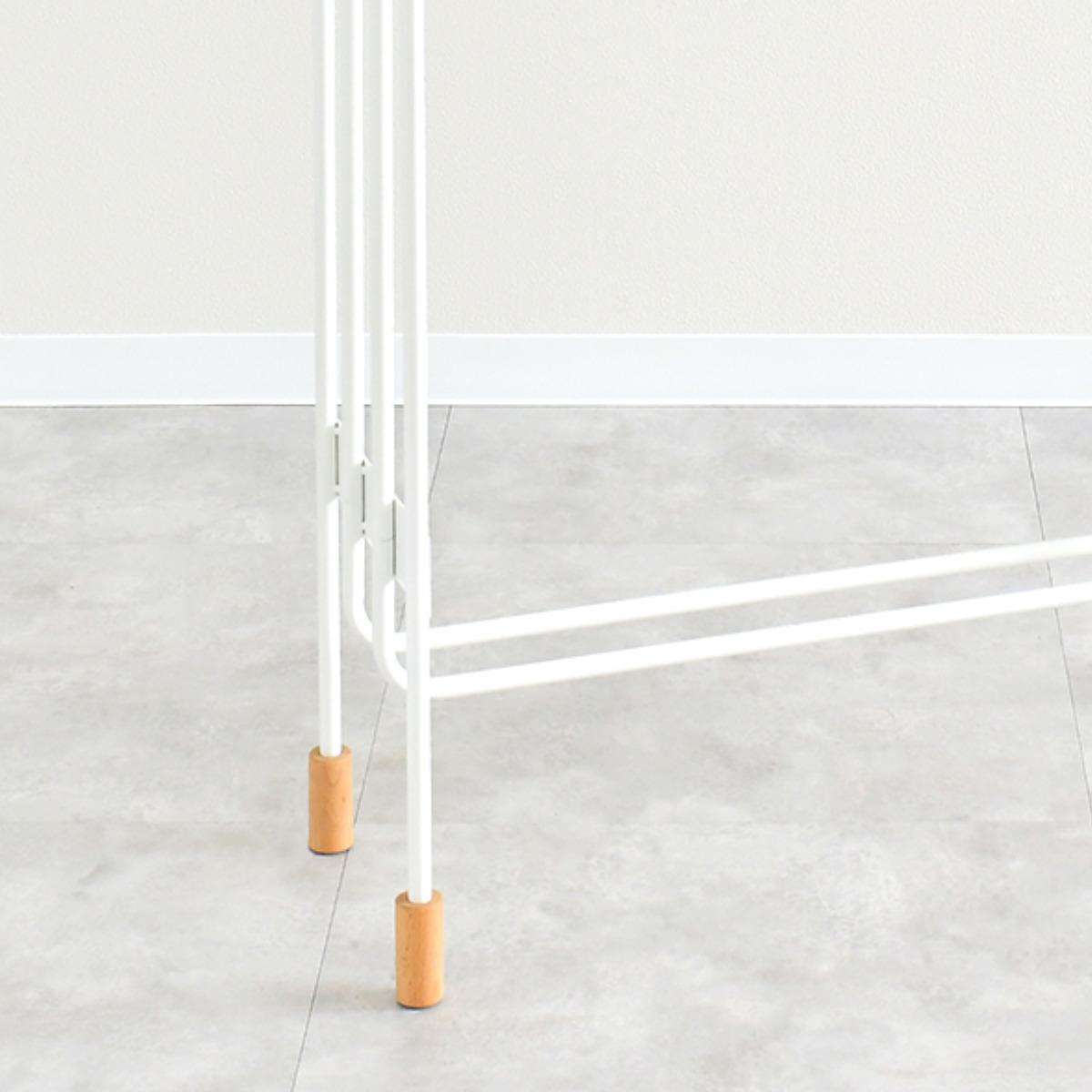 物干し タオルスタンド バスタオルハンガー 4連タイプ ミヤケデザイン ( バスタオルスタンド ランドリースタンド タオルハンガー バスタオル 4枚 タオル干し スタンド タオル掛け バスタオル干し スリム 置き型 脱衣所 洗面所 )