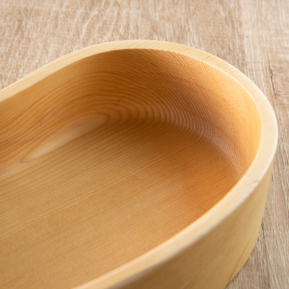 弁当箱 天然木くり抜き弁当箱 豆型2段 460ml ナノコート ( 弁当 お弁当 二段 天然木 かわいい おしゃれ ゴムバンド付き 仕切り付き 日本製 木 木製 くりぬき ランチボックス シンプル 和風 2段 お弁当箱 )