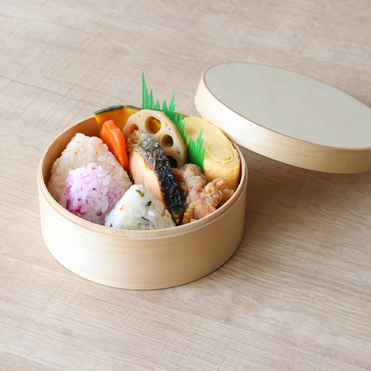 わっぱ弁当 460ml 電子レンジ 食洗機 対応 ナノコート ( 弁当箱 わっぱ弁当箱 ランチボックス レンジ対応 食洗機対応 日本製 天然木 レンジOK 食洗機OK 曲げわっぱ お弁当 弁当 一段 仕切り付き ランチバンド付き 大人 )