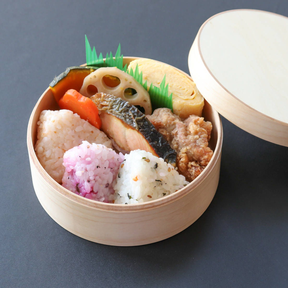 わっぱ弁当 460ml 電子レンジ 食洗機 対応 ナノコート ( 弁当箱 わっぱ弁当箱 ランチボックス レンジ対応 食洗機対応 日本製 天然木 レンジOK 食洗機OK 曲げわっぱ お弁当 弁当 一段 仕切り付き ランチバンド付き 大人 )