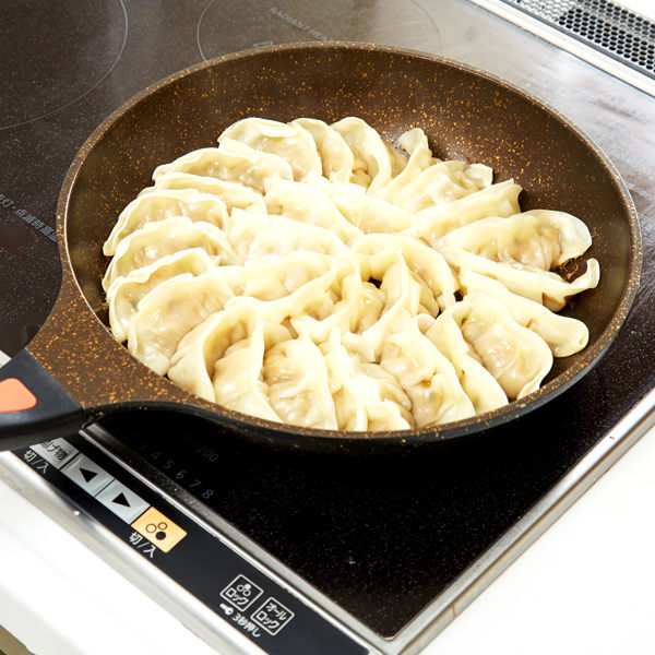 フライパン 26cm IH対応 ゴールドマーブル ( ガス火対応 浅型フライパン 炒め鍋 26センチ いため鍋 アルミフライパン フッ素樹脂 調理器具 オール熱源対応 )