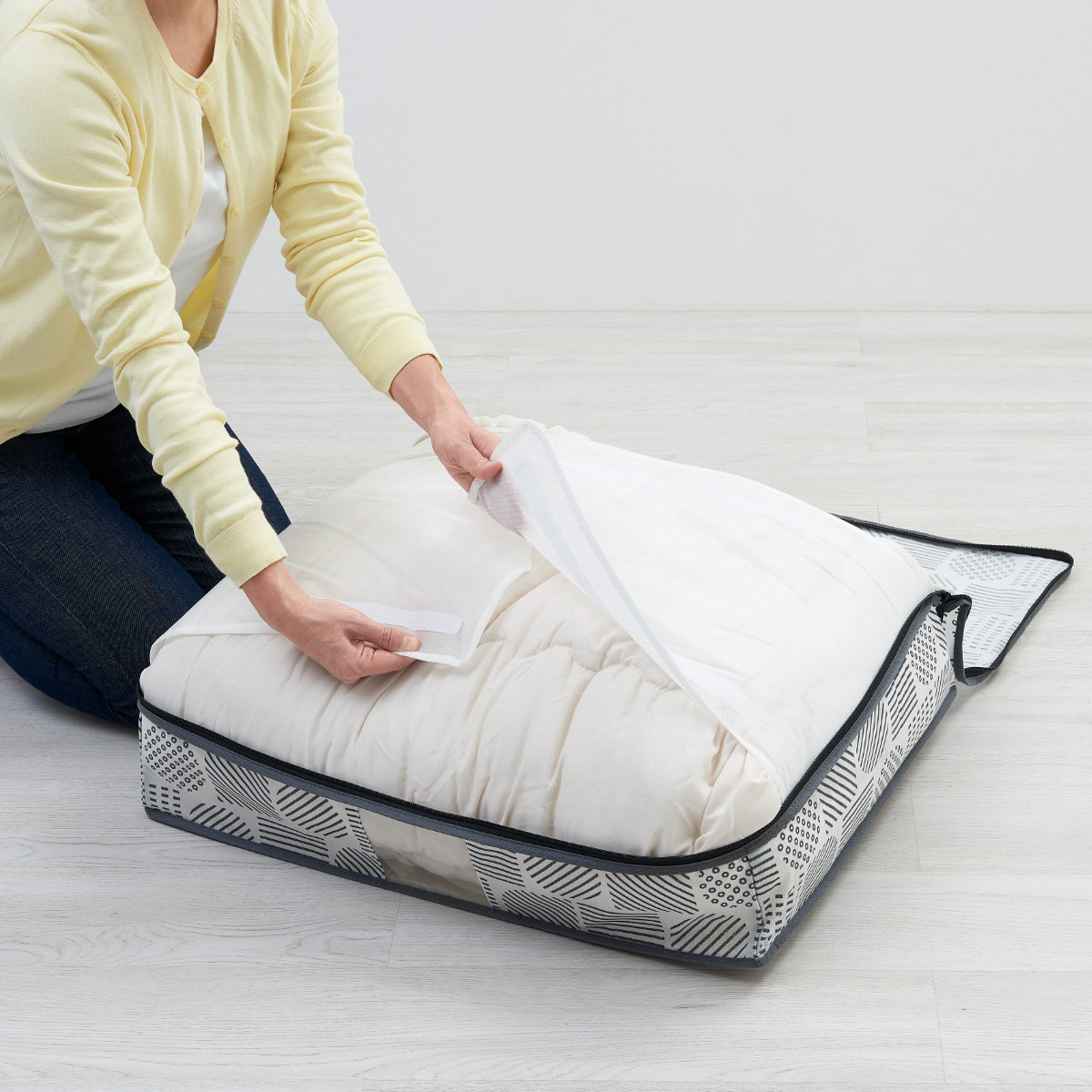 収納袋 羽毛布団収納袋 不織布 北欧柄 縦型 シングル コンパクト ( 布団収納袋 布団収納 立てられる クローゼット収納 ふとん収納袋 袋 隙間収納 布団収納ケース 羽毛 ふとん 収納 布団袋 ふとん収納 押入れ収納 )