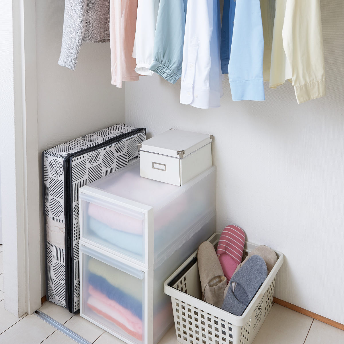 収納袋 羽毛布団収納袋 不織布 北欧柄 縦型 シングル コンパクト ( 布団収納袋 布団収納 立てられる クローゼット収納 ふとん収納袋 袋 隙間収納 布団収納ケース 羽毛 ふとん 収納 布団袋 ふとん収納 押入れ収納 )