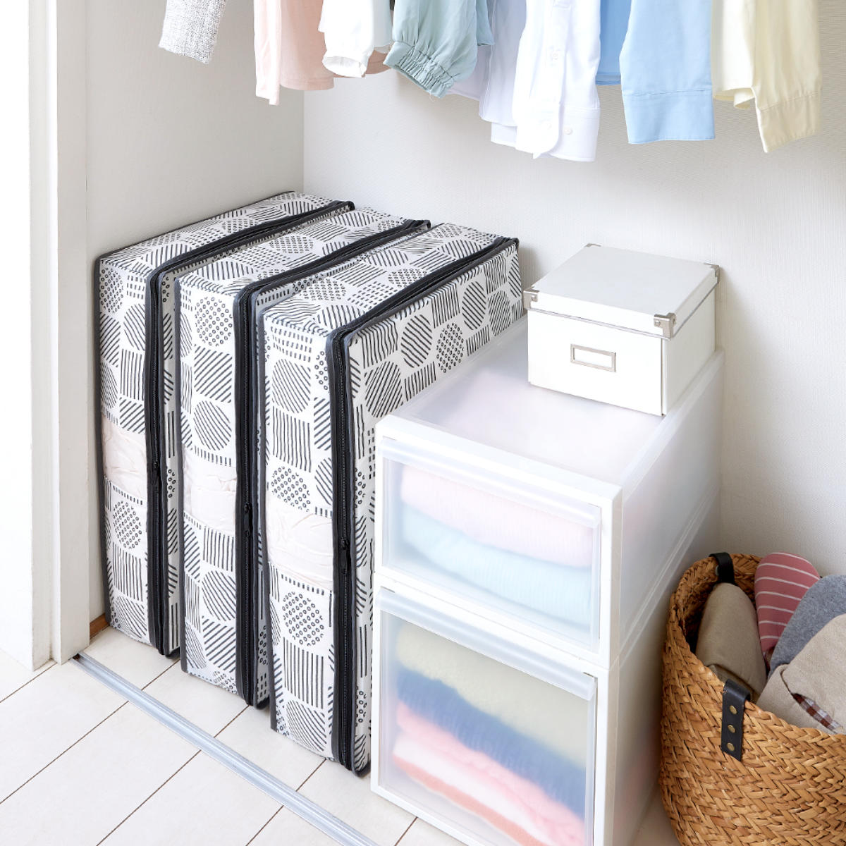 収納袋 羽毛布団収納袋 不織布 北欧柄 縦型 シングル コンパクト ( 布団収納袋 布団収納 立てられる クローゼット収納 ふとん収納袋 袋 隙間収納 布団収納ケース 羽毛 ふとん 収納 布団袋 ふとん収納 押入れ収納 )