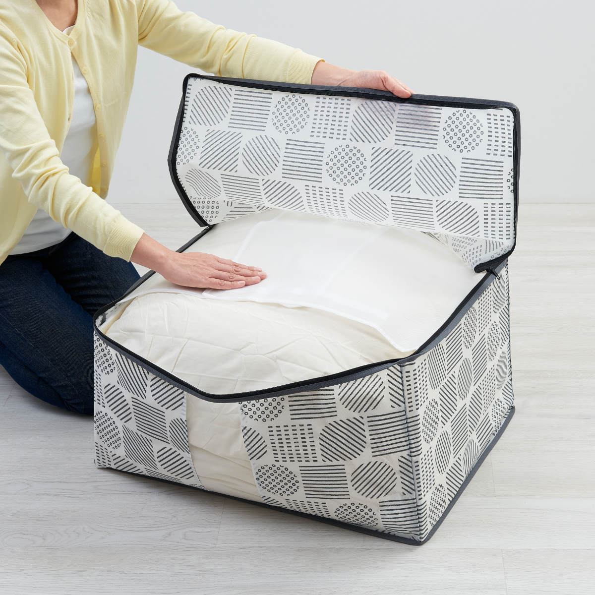 収納袋 羽毛布団収納袋 不織布 北欧柄 縦型 ダブル コンパクト ( 布団収納袋 布団収納 立てられる クローゼット収納 ふとん収納袋 袋 隙間収納 布団収納ケース 羽毛 ふとん 収納 布団袋 ふとん収納 押入れ収納 )