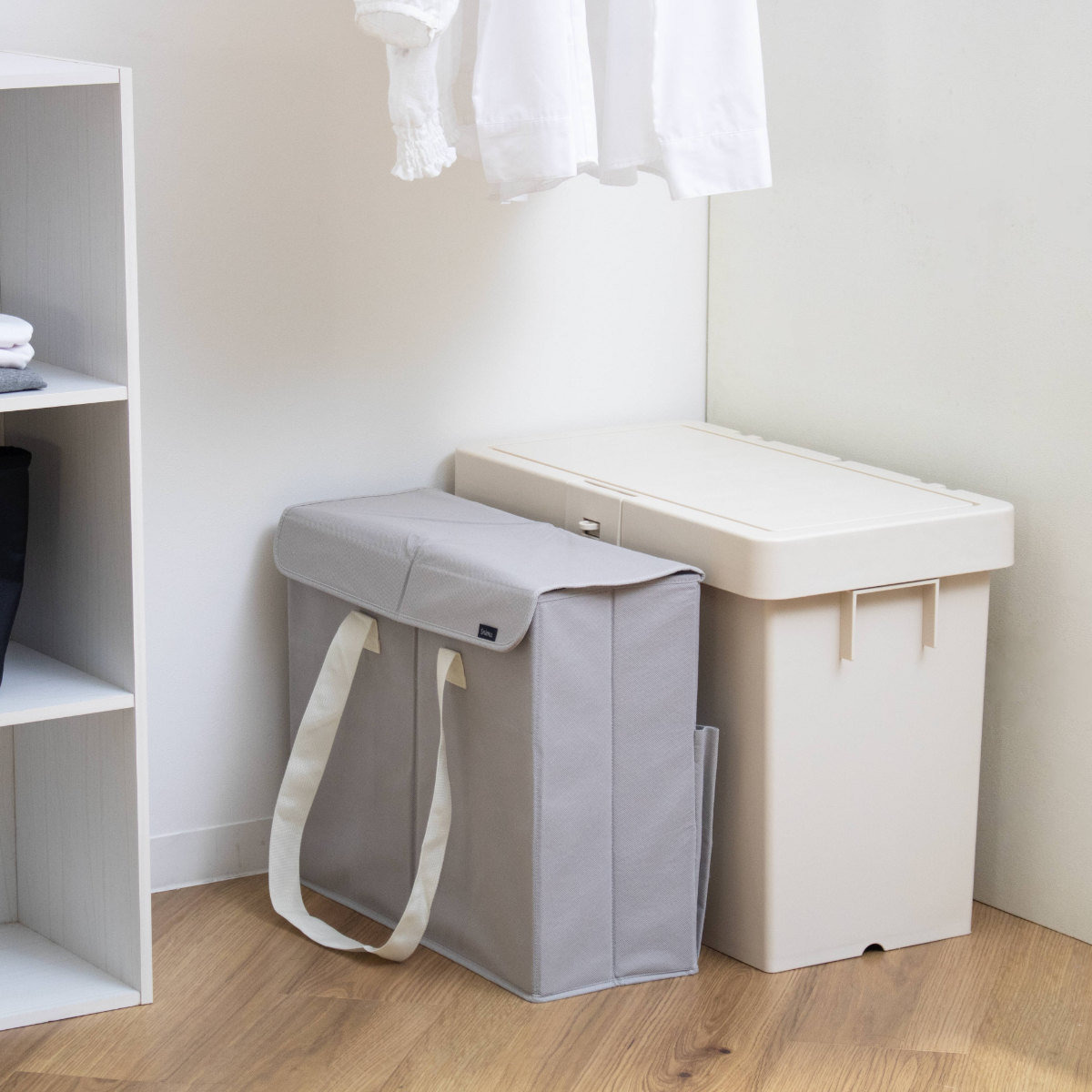 収納ボックス Snimu ハンガー収納 洗濯用品 洗濯用具収納 ( ハンガー入れ スリム 洗濯用具 持ち運び 洗濯ハンガー 収納 ピンチ ハンガー 洗濯ばさみ 隙間収納 フタ付き 洗濯 ランドリー 角ハンガー )