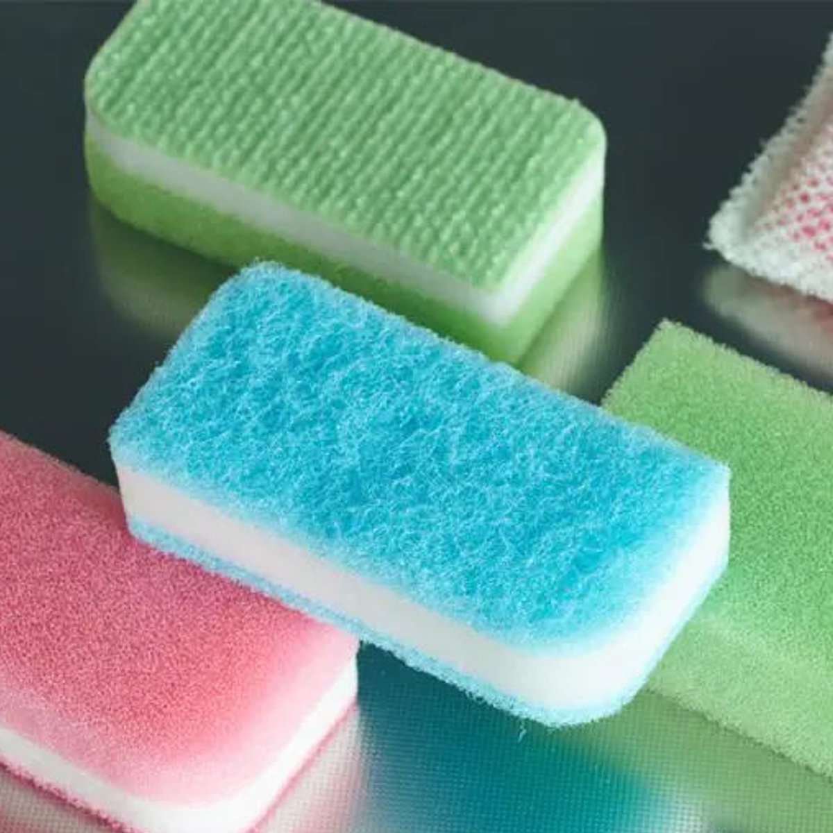 キッチンスポンジ バイオシル 抗菌 ( 食器洗いスポンジ 食器用スポンジ へたりにくい 丈夫 油汚れ 泡立ち 日本製 台所用スポンジ クリーナー 茶渋 水切れ やわらかい 傷つけない 耐久性 皿洗い ) 【ソフト】 ソフト