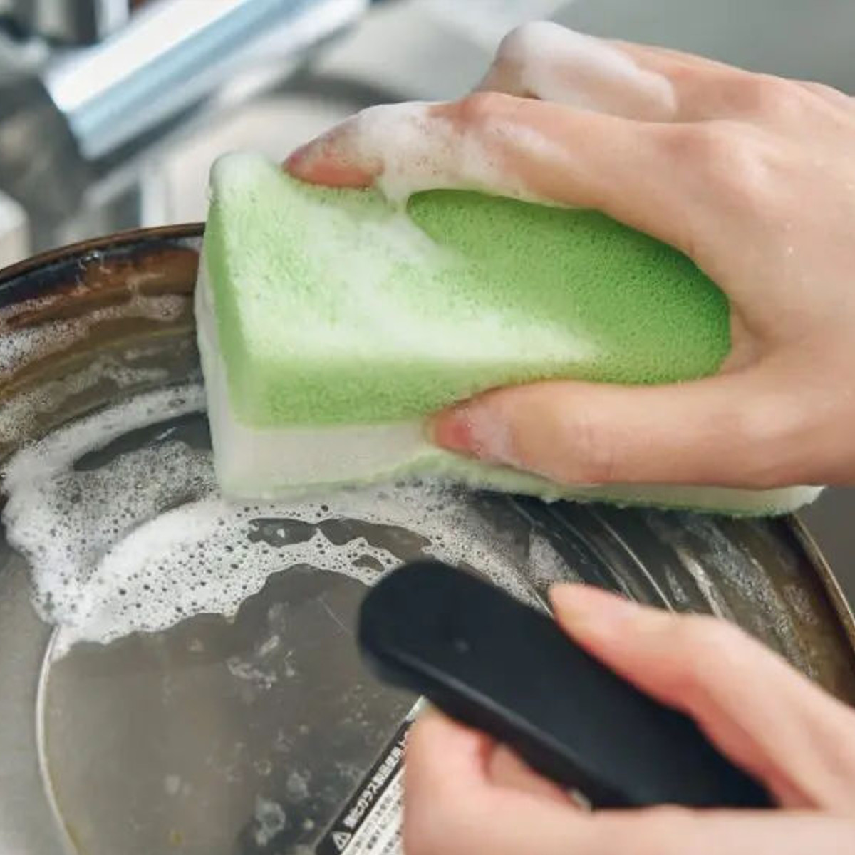 キッチンスポンジ バイオシル 抗菌 ( 食器洗いスポンジ 食器用スポンジ へたりにくい 丈夫 油汚れ 泡立ち 日本製 台所用スポンジ クリーナー 茶渋 水切れ やわらかい 傷つけない 耐久性 皿洗い ) 【ソフト】 ソフト