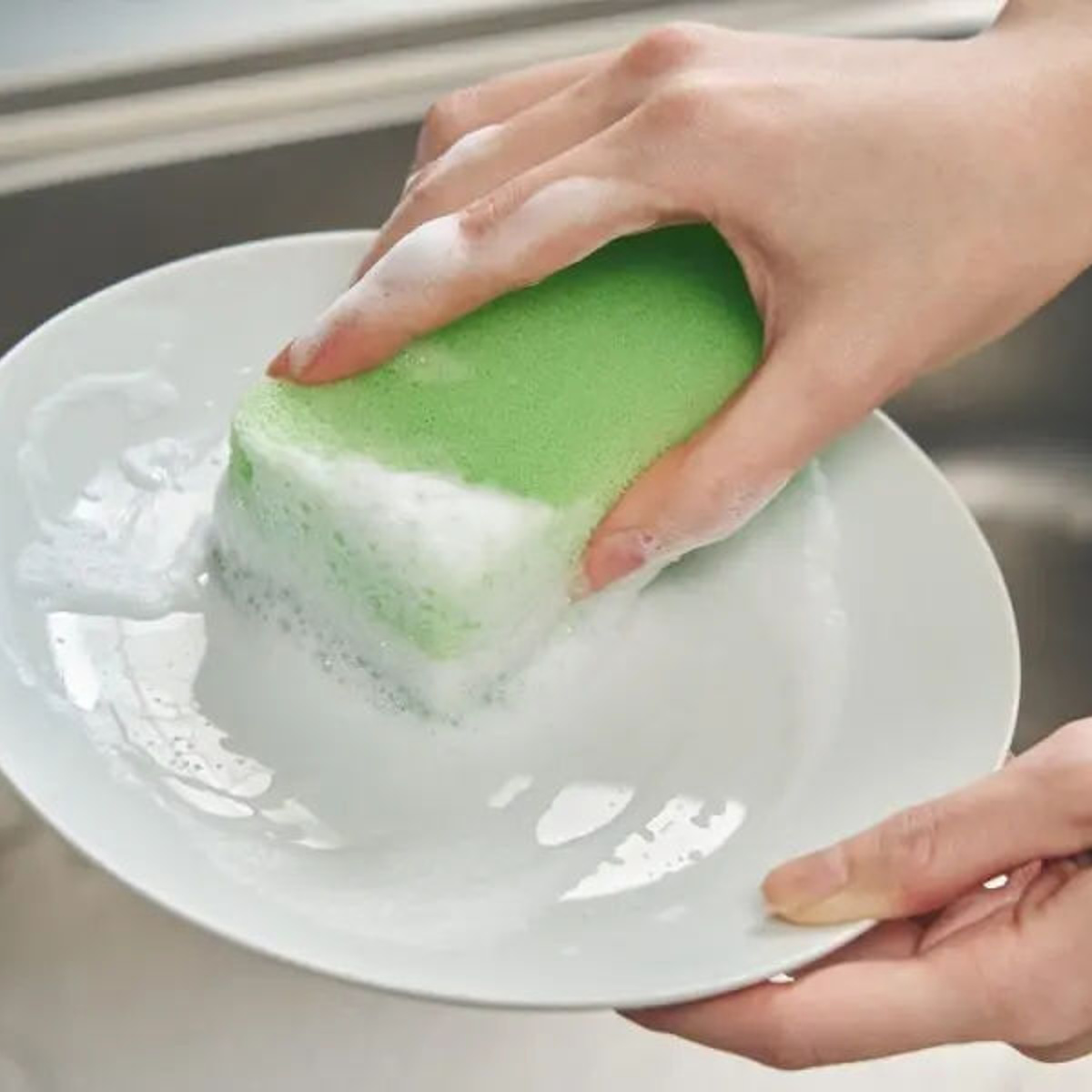 キッチンスポンジ バイオシル 抗菌 ( 食器洗いスポンジ 食器用スポンジ へたりにくい 丈夫 油汚れ 泡立ち 日本製 台所用スポンジ クリーナー 茶渋 水切れ やわらかい 傷つけない 耐久性 皿洗い ) 【ソフト】 ソフト