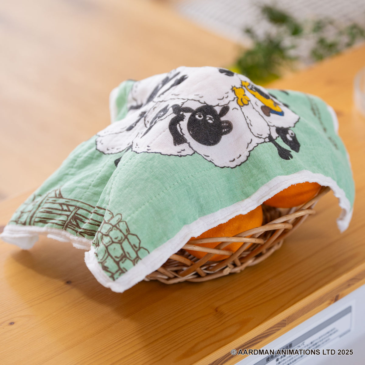 蚊帳布巾 ひつじのショーン 蚊帳生地 ふきん L ( かやふきん 布巾 日本製 綿 レーヨン 蚊帳 吸水 速乾 クロス キャラクター かや生地 台拭き 食器拭き ディッシュクロス おしゃれ かわいい 長方形 大きめ ) 【C】 C