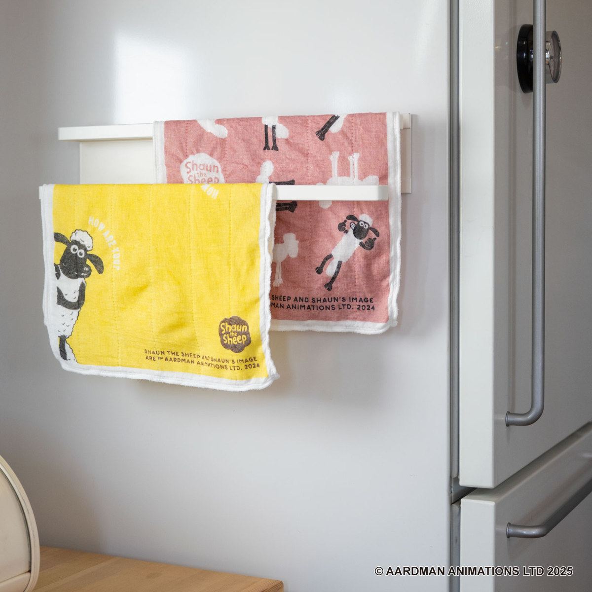 蚊帳布巾 ひつじのショーン 蚊帳生地 ふきん L ( かやふきん 布巾 日本製 綿 レーヨン 蚊帳 吸水 速乾 クロス キャラクター かや生地 台拭き 食器拭き ディッシュクロス おしゃれ かわいい 長方形 大きめ ) 【C】 C