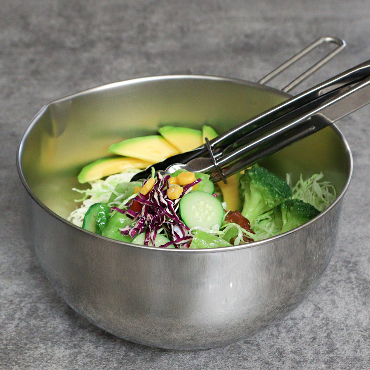 工房アイザワ 手付ボール 口付 20cm ( aizawa ボウル 取っ手付き ボール 深型 ステンレス メジャーボール 日本製 ステンレスボウル ハンドル付き 注ぎ口付き メモリ付き 調理用ボウル 直火OK 湯せん 撹拌 アイザワ )