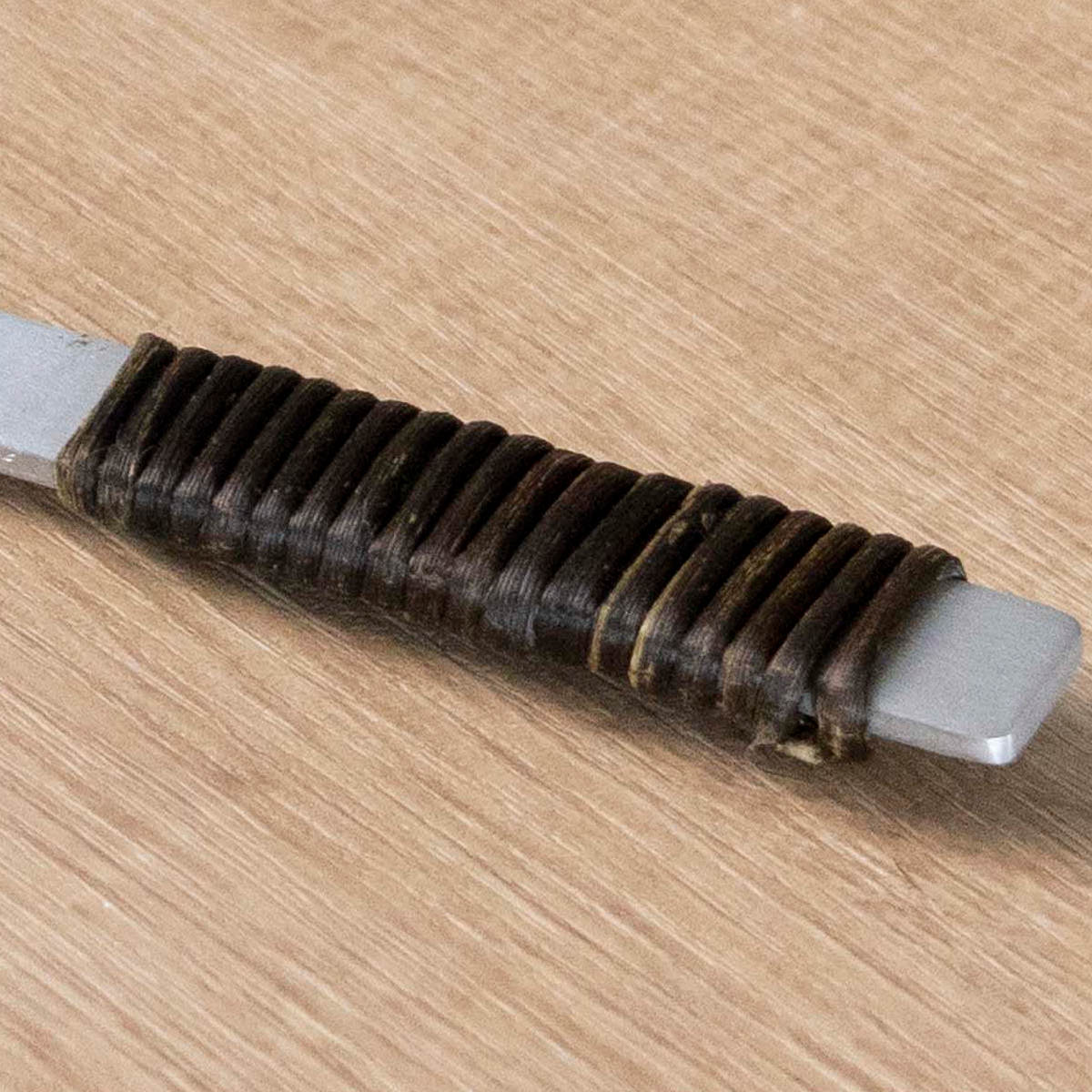 工房アイザワ アルミニウム アケビ巻き穴明卓上お玉 ( aizawa 穴あきお玉 穴杓子 レードル 穴あり 日本製 鎚目 取り分けスプーン サービングスプーン アイザワ 燕三条 美しい 高級感 レトロ 職人技 高品質 シンプル 卓上 鍋 )