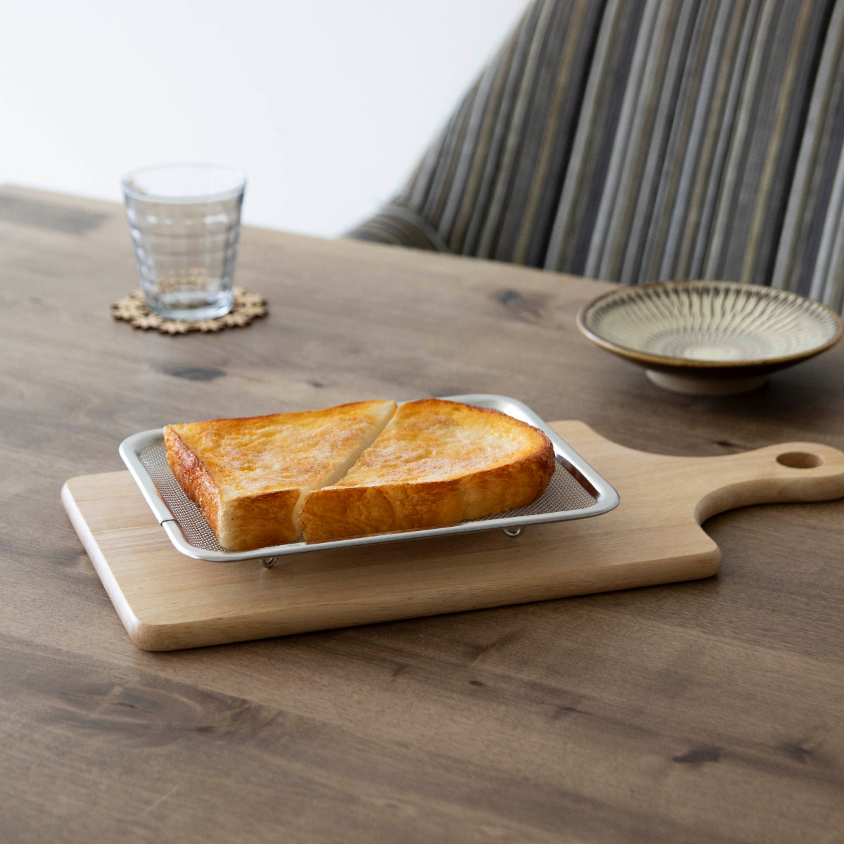 工房アイザワ ザル 角トレーザル 足付 21枚取 ( キッチン ざる 角ざる 足付き 薄型 浅型 料理 調理 水切り 18-8ステンレス 湯切り 下ごしらえ 油切り 網 トレー ステンレスザル 角型ザル 長方形 使いやすい 丈夫 アイザワ )