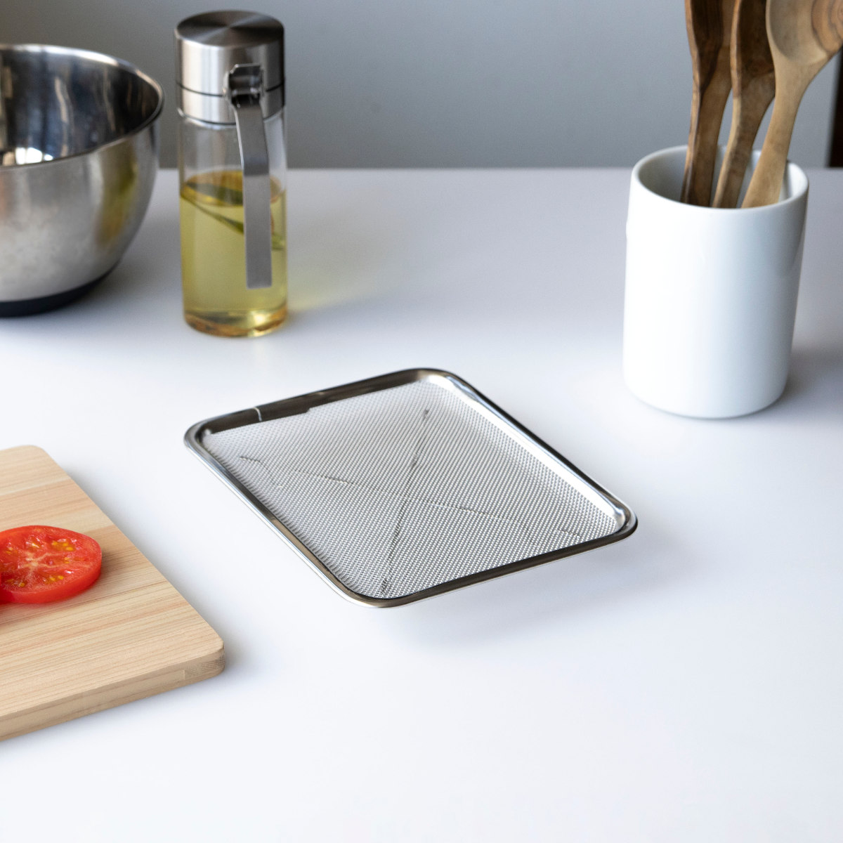 工房アイザワ ザル 角トレーザル 足付 21枚取 ( キッチン ざる 角ざる 足付き 薄型 浅型 料理 調理 水切り 18-8ステンレス 湯切り 下ごしらえ 油切り 網 トレー ステンレスザル 角型ザル 長方形 使いやすい 丈夫 アイザワ )