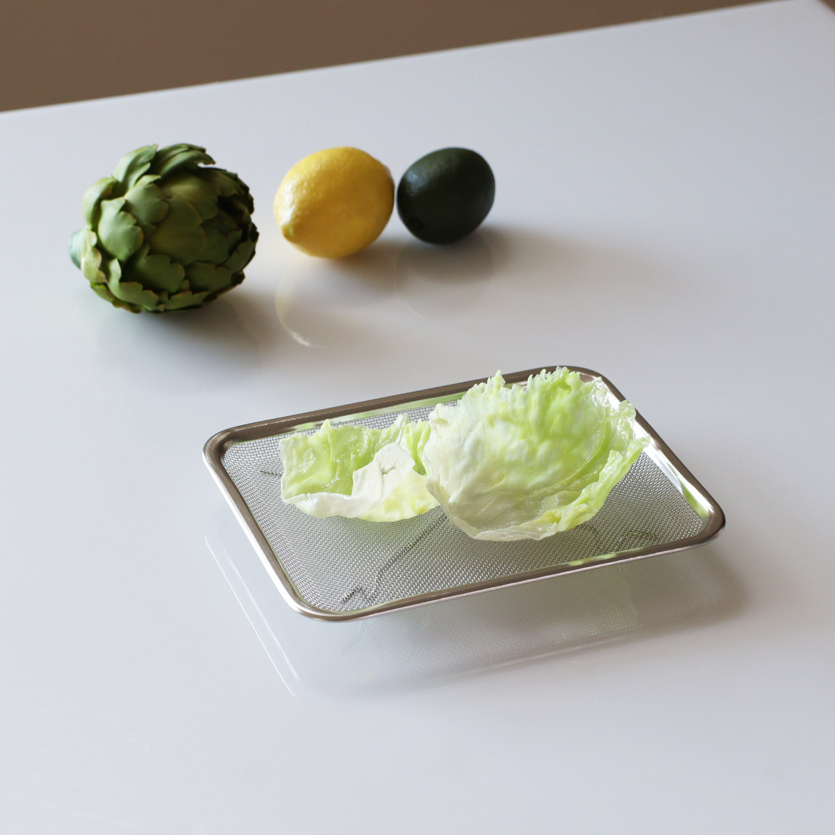 工房アイザワ ザル 角トレーザル 足付 21枚取 ( キッチン ざる 角ざる 足付き 薄型 浅型 料理 調理 水切り 18-8ステンレス 湯切り 下ごしらえ 油切り 網 トレー ステンレスザル 角型ザル 長方形 使いやすい 丈夫 アイザワ )