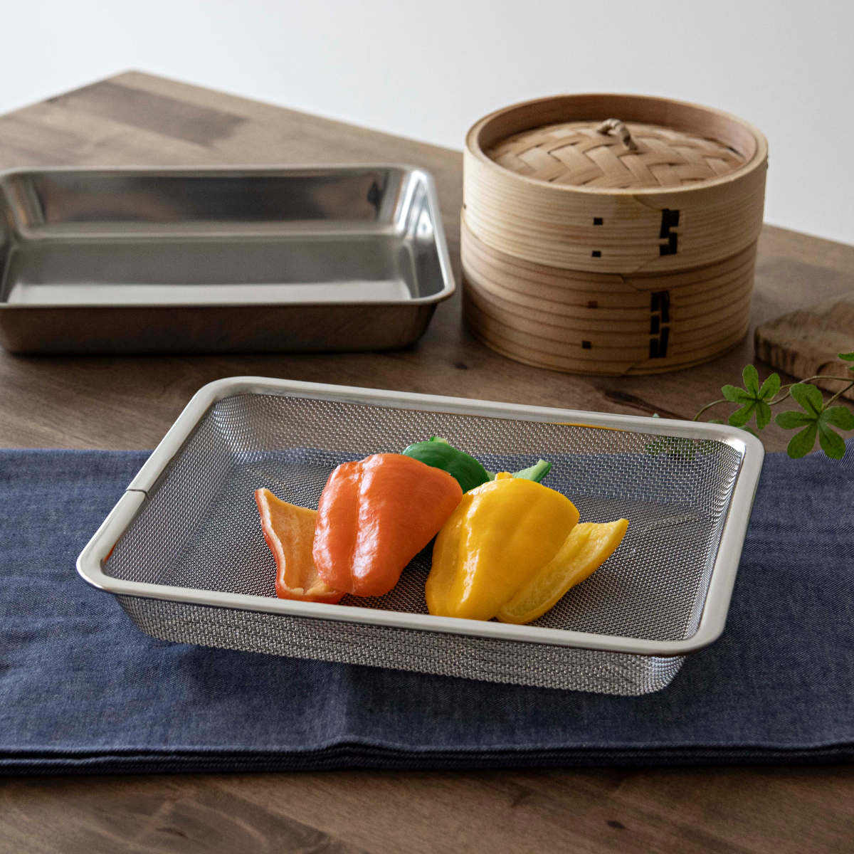 工房アイザワ ザル 角ザル 足付 21枚取 ( キッチン ざる 角ざる 足付き 料理 調理 水切り 18-8ステンレス 湯切り 下ごしらえ ステンレスザル 角型ザル 長方形 使いやすい 丈夫 アイザワ )