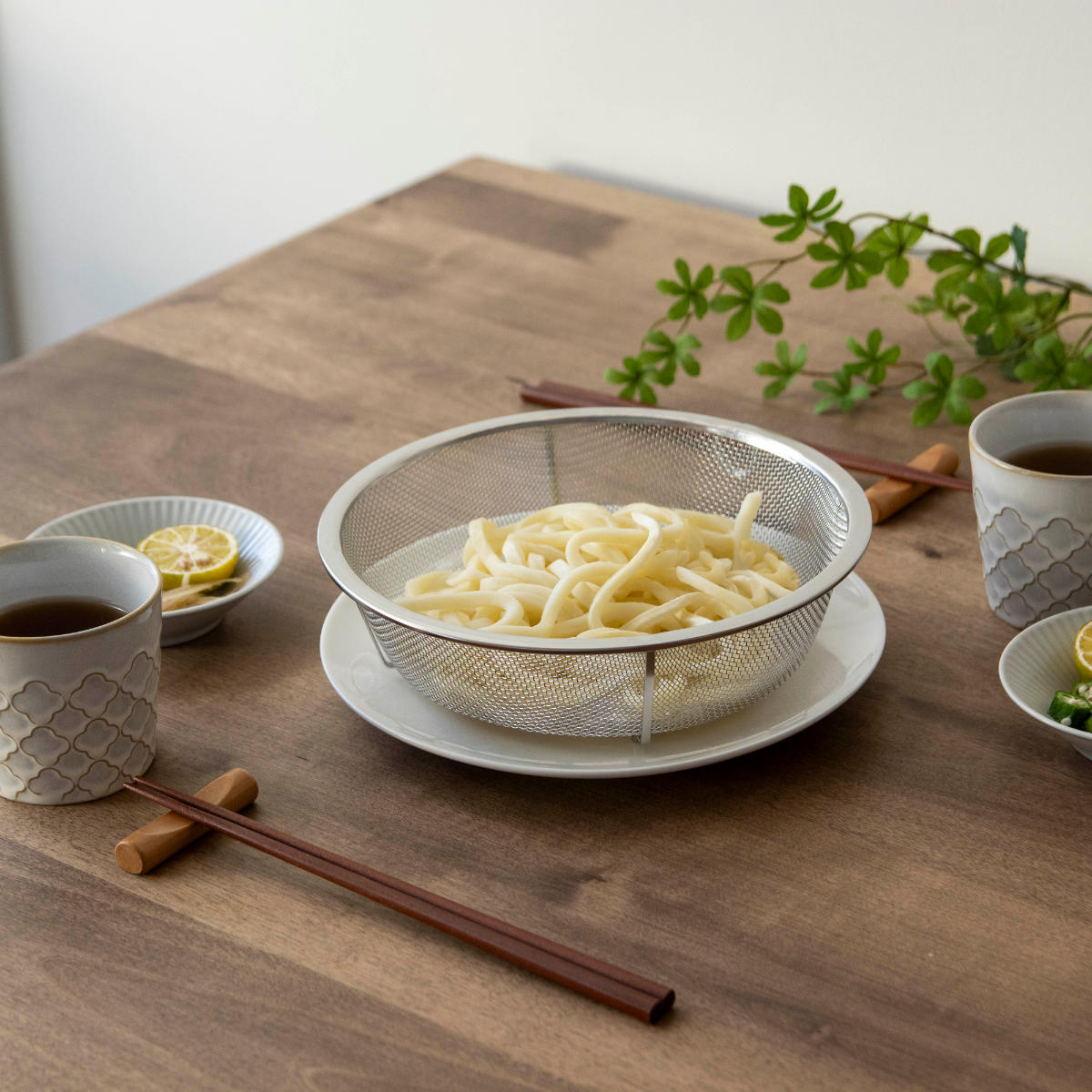 工房アイザワ 盆ザル 20cm リング付き ボンザル 深型 ( キッチン ざる 足付き 食洗機対応 料理 調理 水切り ステンレス 湯切り 下ごしらえ 油切り 網 トレー ステンレスザル 円形ザル 使いやすい 丈夫 アイザワ キッチンツール )