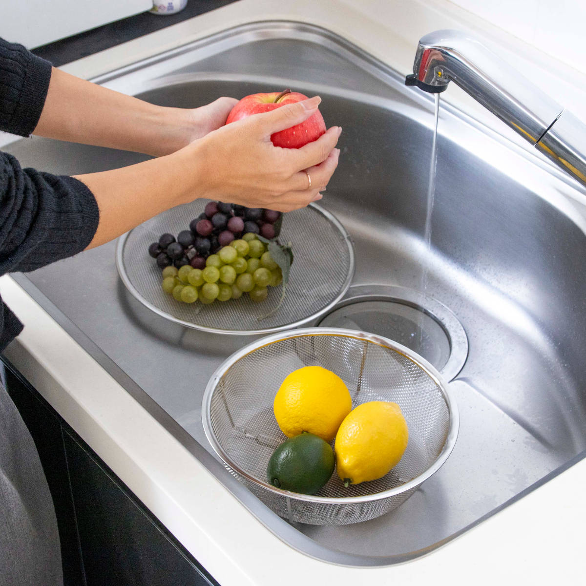 工房アイザワ 盆ザル 20cm リング付き ボンザル 深型 ( キッチン ざる 足付き 食洗機対応 料理 調理 水切り ステンレス 湯切り 下ごしらえ 油切り 網 トレー ステンレスザル 円形ザル 使いやすい 丈夫 アイザワ キッチンツール )