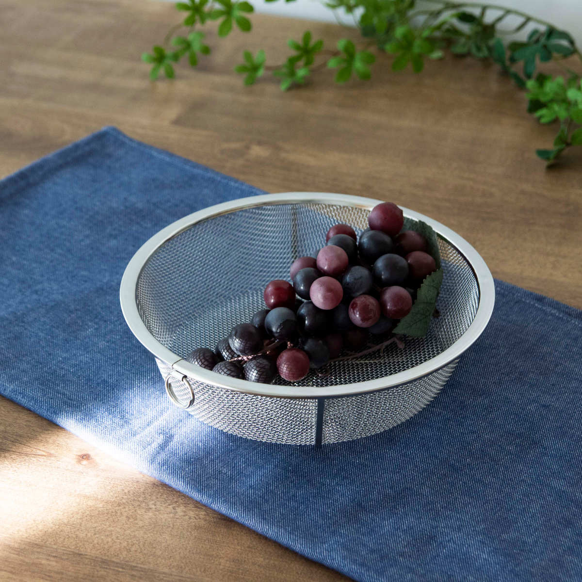 工房アイザワ 盆ザル 20cm リング付き ボンザル 深型 ( キッチン ざる 足付き 食洗機対応 料理 調理 水切り ステンレス 湯切り 下ごしらえ 油切り 網 トレー ステンレスザル 円形ザル 使いやすい 丈夫 アイザワ キッチンツール )