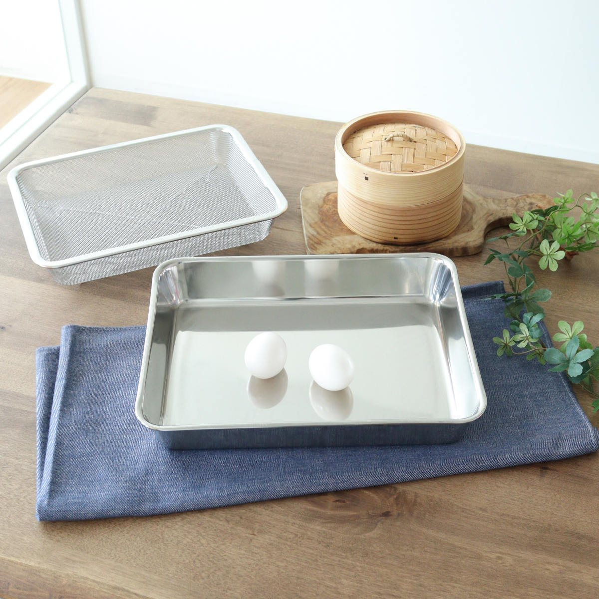 工房アイザワ バット 角バット 12枚取 ステンレス製 日本製 ( キッチン キッチンバット ステンレスバット 角型 料理 調理 18-8ステンレス 湯切り 下ごしらえ 長方形 使いやすい 丈夫 アイザワ ケース トレー ア 加工 調理用バット )