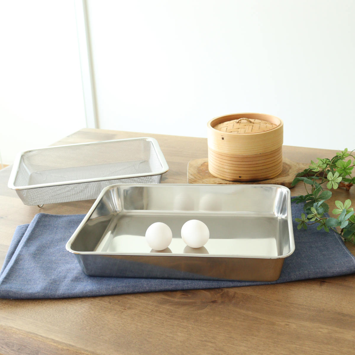 工房アイザワ バット 角バット 12枚取 ステンレス製 日本製 ( キッチン キッチンバット ステンレスバット 角型 料理 調理 18-8ステンレス 湯切り 下ごしらえ 長方形 使いやすい 丈夫 アイザワ ケース トレー ア 加工 調理用バット )