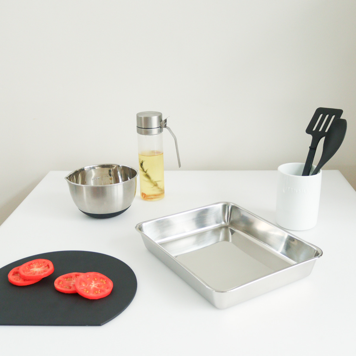 工房アイザワ バット 角バット 12枚取 ステンレス製 日本製 ( キッチン キッチンバット ステンレスバット 角型 料理 調理 18-8ステンレス 湯切り 下ごしらえ 長方形 使いやすい 丈夫 アイザワ ケース トレー ア 加工 調理用バット )