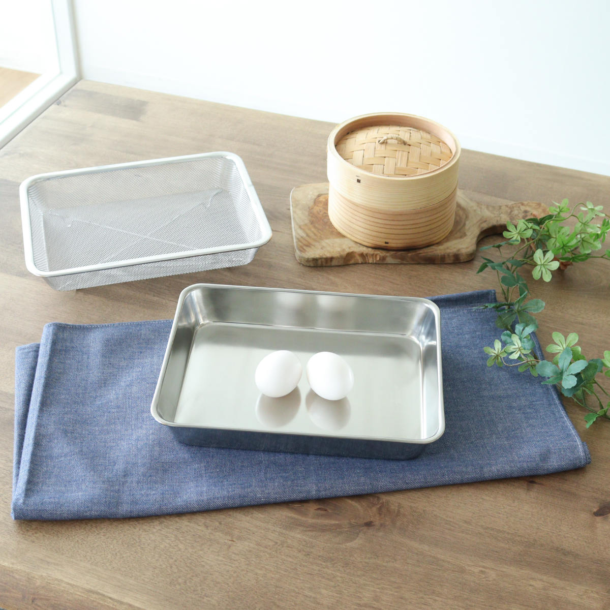 工房アイザワ バット 角バット 18枚取 ステンレス製 日本製 ( キッチン キッチンバット ステンレスバット 角型 料理 調理 18-8ステンレス 湯切り 下ごしらえ 長方形 使いやすい 丈夫 アイザワ ケース トレー ア 加工 調理用バット )