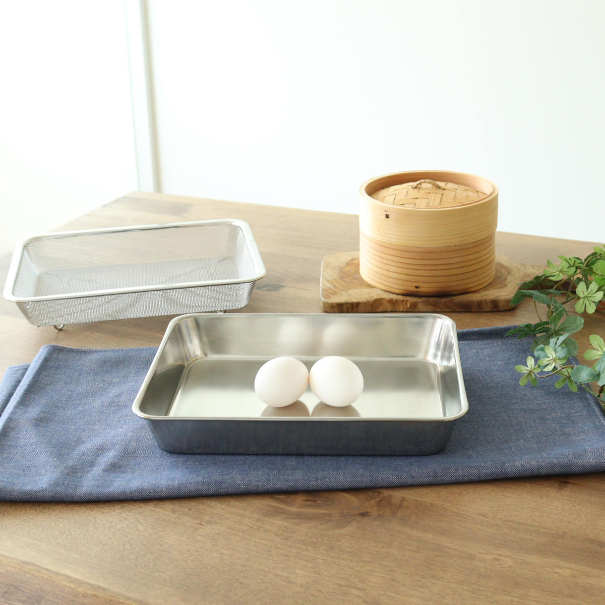 工房アイザワ バット 角バット 18枚取 ステンレス製 日本製 ( キッチン キッチンバット ステンレスバット 角型 料理 調理 18-8ステンレス 湯切り 下ごしらえ 長方形 使いやすい 丈夫 アイザワ ケース トレー ア 加工 調理用バット )