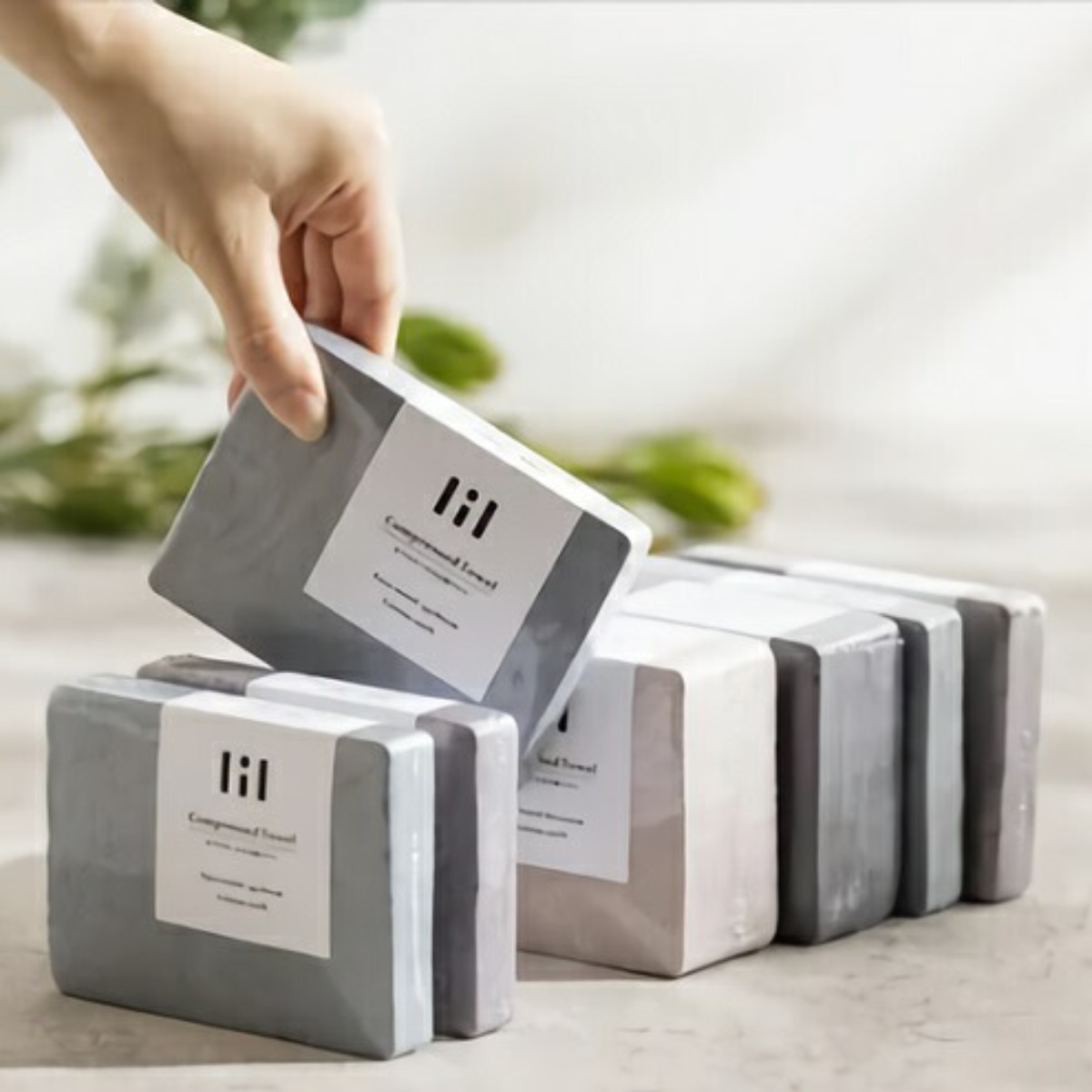 バスタオル 圧縮タオル リル ( タオル 圧縮 防災 アウトドア 湯上りタオル 綿100% 無地 デイリータオル 浴用タオル 防災グッズ 持ち運び 旅行 日常使い 新生活 おしゃれ ギフト ) 【ピンク】 ピンク