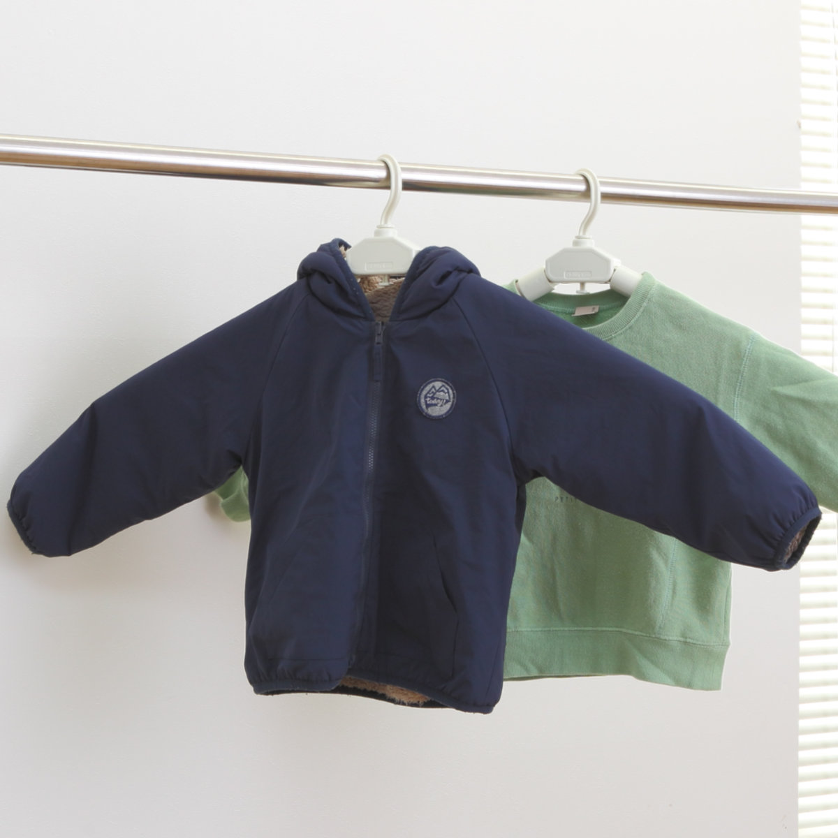 ハンガー シワーレスハンガー ( シワーレス 洗濯ハンガー 伸縮 乾きやすい 洗濯物干し 洗濯 物干し 子供サイズ 大人サイズ 折りたたみ コンパクト 物干しハンガー 伸縮ハンガー 伸びる シワになりにくい 下折れ式 衣類 トレーナー ) 【ピンク】 ピンク