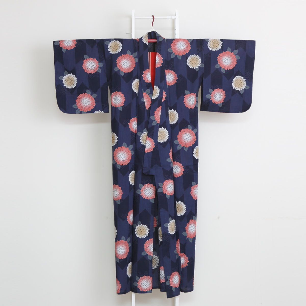 ハンガー 3本セット 和装ハンガー ( 着物ハンガー 3本 着物 和装 伸縮 帯掛け付き 浴衣 和装小物 衣紋掛け 帯 虫干し コンパクト きものハンガー 伸縮ハンガー 伸びる きもの 洗濯 陰干し 子供サイズ 大人サイズ 洗濯用品 )