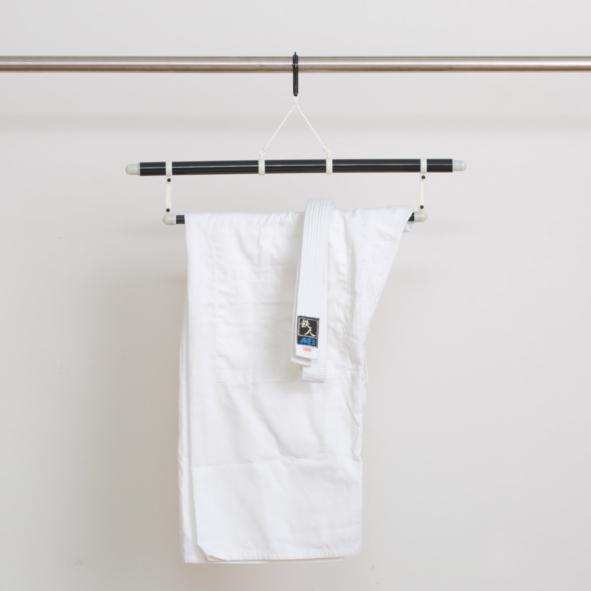 ハンガー 武道着ハンガー ( 道着ハンガー 洗濯ハンガー 武道着 道着 洗濯物干し 洗濯 物干し 着物 和装 コンパクト 物干しハンガー 伸縮ハンガー 伸びる シワになりにくい 剣道 柔道 空手 洗濯用品 )
