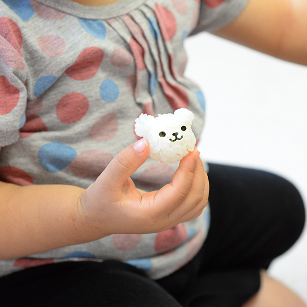 おにぎり押し型 こぐまのmini×2おにぎりやさん おにぎり抜型 ( おにぎり型 くま キャラ弁 お弁当グッズ ひと口サイズ クマ デコ弁 時短料理 海苔パンチ くま型 10g 海苔型 海苔パーツ ちいさいお握り 一口サイズ おにぎり 簡単 )