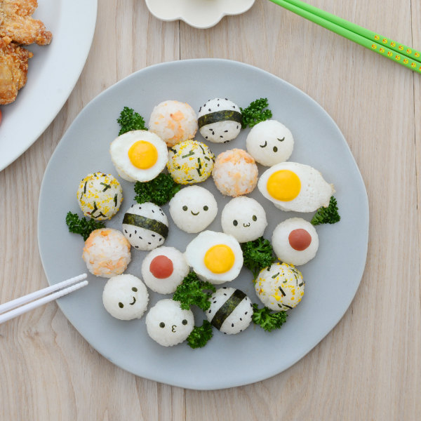 おにぎり型 お弁当グッズ 海苔パンチ 手まりこむすびmini×2 ( おむすび型 オニギリ型 まんまるおにぎり 押し型 デコ弁 手まり寿司 海苔型 ひと口サイズ ひとくちサイズ 丸い 型 ミニ )