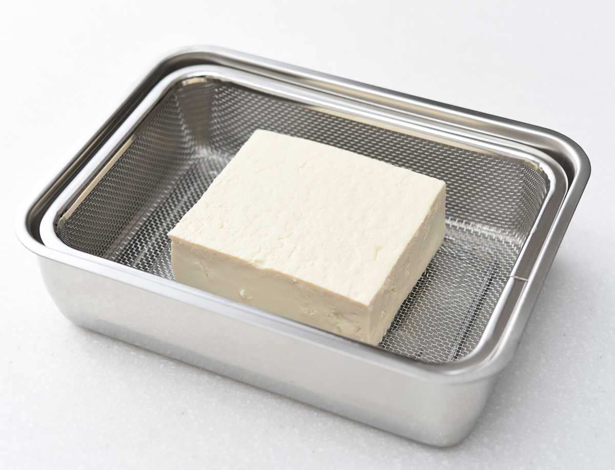 ザル&バット3点セット 1/2サイズ 角型 蓋付き ステンレス製 日本製 お料理はかどる角バット・角ザルセット ( 3点セット バット ザル 浅型 18-8ステンレス 角バット ステンレスバット 浅型バット 角ザル 使いやすい 丈夫 )