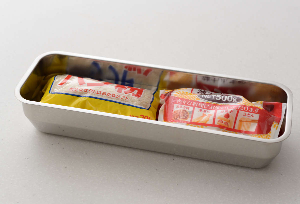 お料理はかどる蓋付き角バット 1/2スリムサイズ 角型 ステンレス 日本製 ( キッチン バット 蓋 セット 料理 調理 ケース 容器 18-8ステンレス 角バット ステンレスバット 深型 フタ付き 使いやすい 丈夫 )