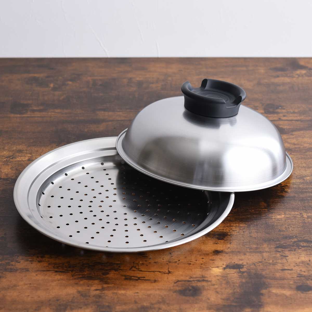 のせるだけで簡単蒸し器 20~22cm ステンレス製 日本製 スチーマー ( 蒸し器 せいろ 蒸し皿 蒸し板 蒸しプレート 丸型 円形 フタ付き 20センチ 22センチ 蒸し料理 蒸し野菜 茶碗蒸し 下ごしらえ用品 調理器具 )