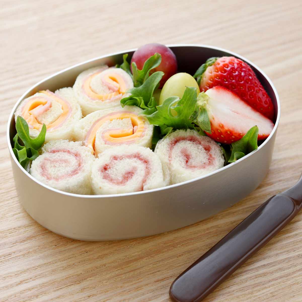 食パン用カットガイド うすーく切ってサンドイッチしましょ ( 食パンカッター 食パン スライス 薄切り パン切り 5枚切り 6枚切り サンドイッチ用 食洗機対応 厚み調節 サンドイッチ ホットサンド 簡単 便利グッズ )