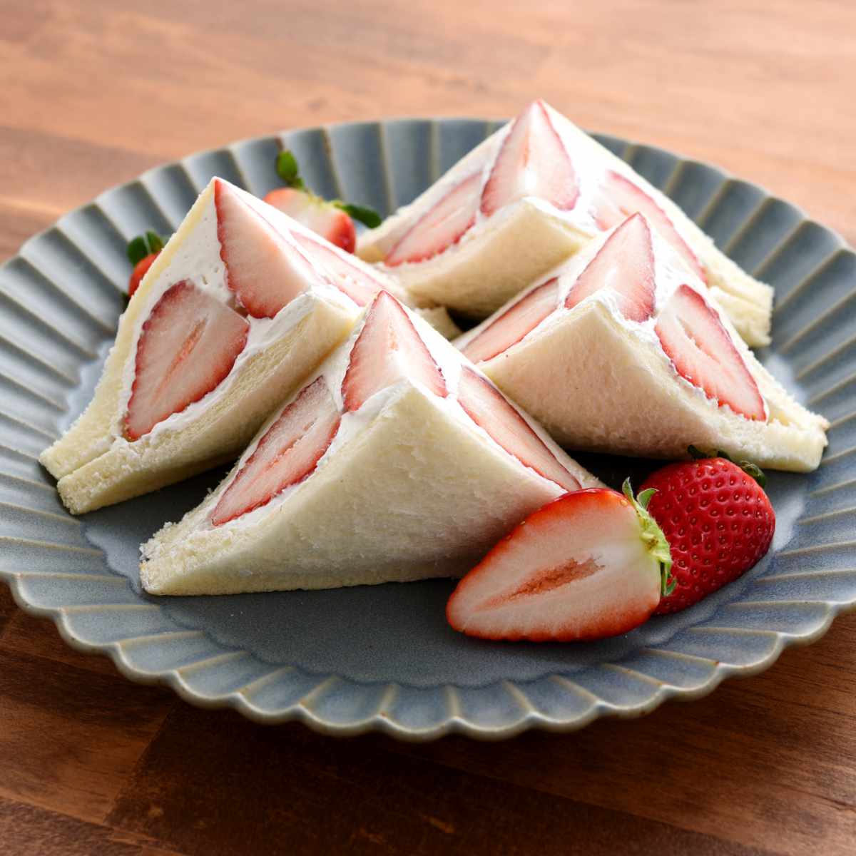 食パン用カットガイド うすーく切ってサンドイッチしましょ ( 食パンカッター 食パン スライス 薄切り パン切り 5枚切り 6枚切り サンドイッチ用 食洗機対応 厚み調節 サンドイッチ ホットサンド 簡単 便利グッズ )