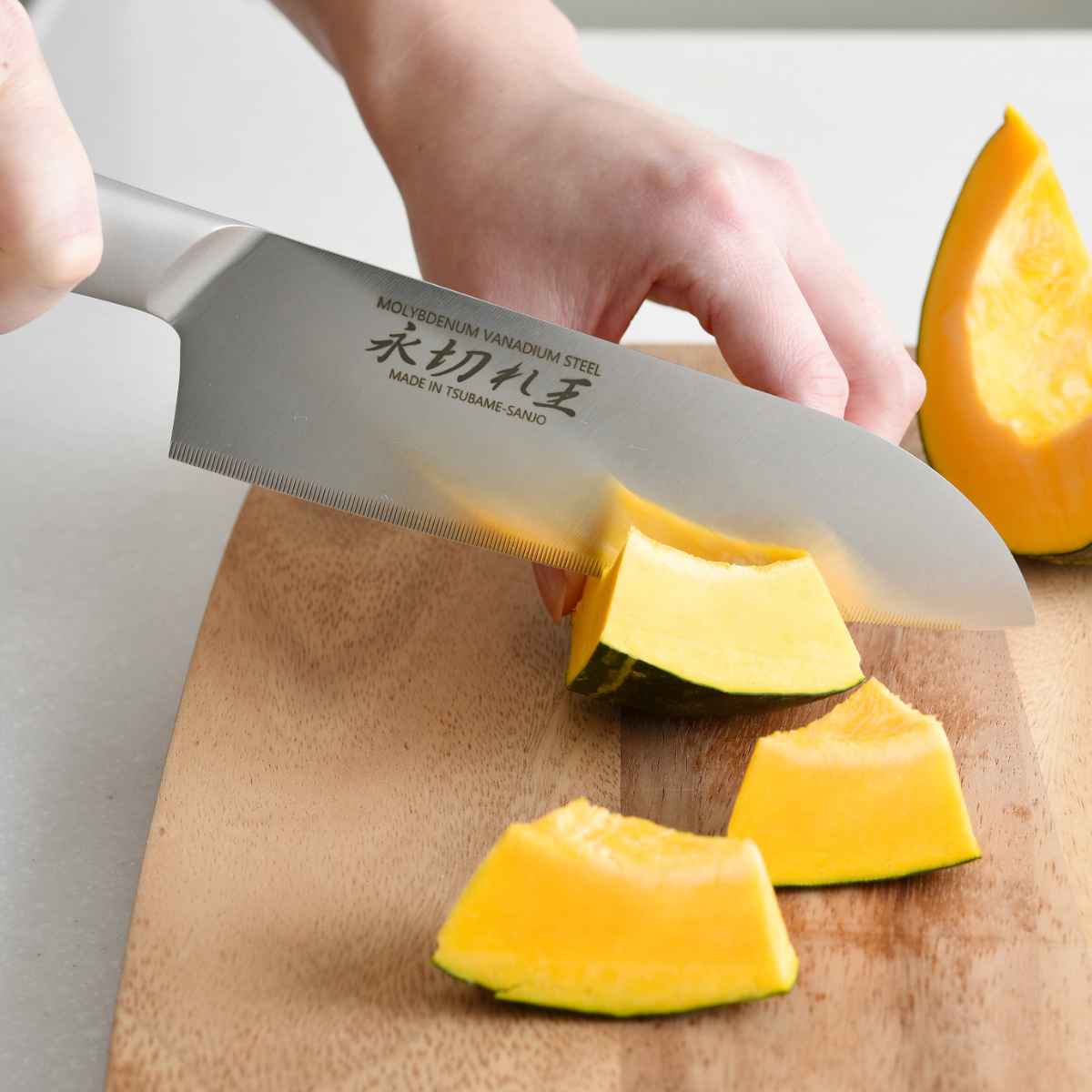 包丁 三徳包丁 刃渡り16.5cm 永切れ王 オールステンレス 日本製 （ 包丁 万能包丁 料理包丁 食洗機対応 16.5センチ キッチンナイフ キッチンツール ステンレス製 ）