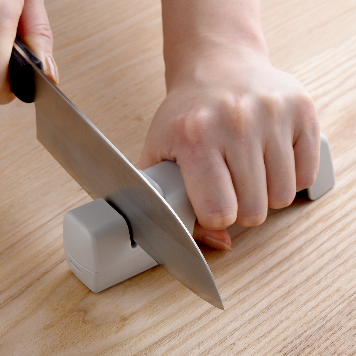 包丁研ぎ マグネット付き たためるダイヤモンドシャープナー 日本製 逸品物創 （ シャープナー 包丁研ぎ器 包丁 ダイヤモンドシャープナー 簡単 コンパクト 砥石 包丁磨き ダイヤモンド砥石 小型 キャンプ アウトドア 両刃 包丁用 ）