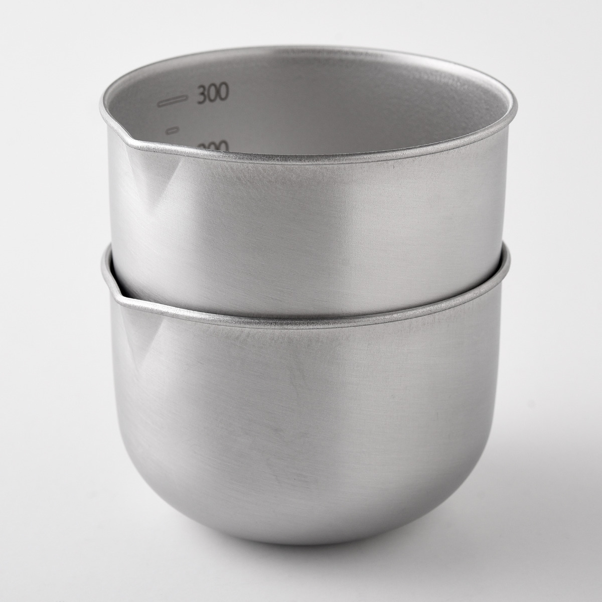 ボウル 9cm ステンレスボウル 逸品物創 ステンレス製 深めの仕込みボウル 日本製 ( 調理用ボウル ボール 深型ボウル 小さめ 9センチ 下ごしらえ 調理用品 製菓道具 注ぎ口 目盛り付き コンパクト )