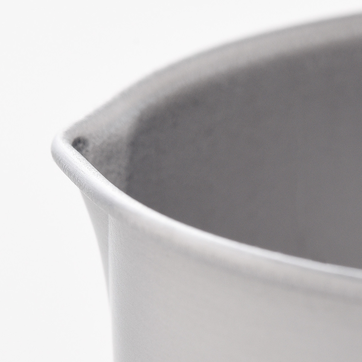 ボウル 11cm ステンレスボウル 逸品物創 ステンレス製 深めの仕込みボウル 日本製 ( 調理用ボウル ボール 深型ボウル 小さめ 11センチ 下ごしらえ 調理用品 製菓道具 注ぎ口 目盛り付き コンパクト )