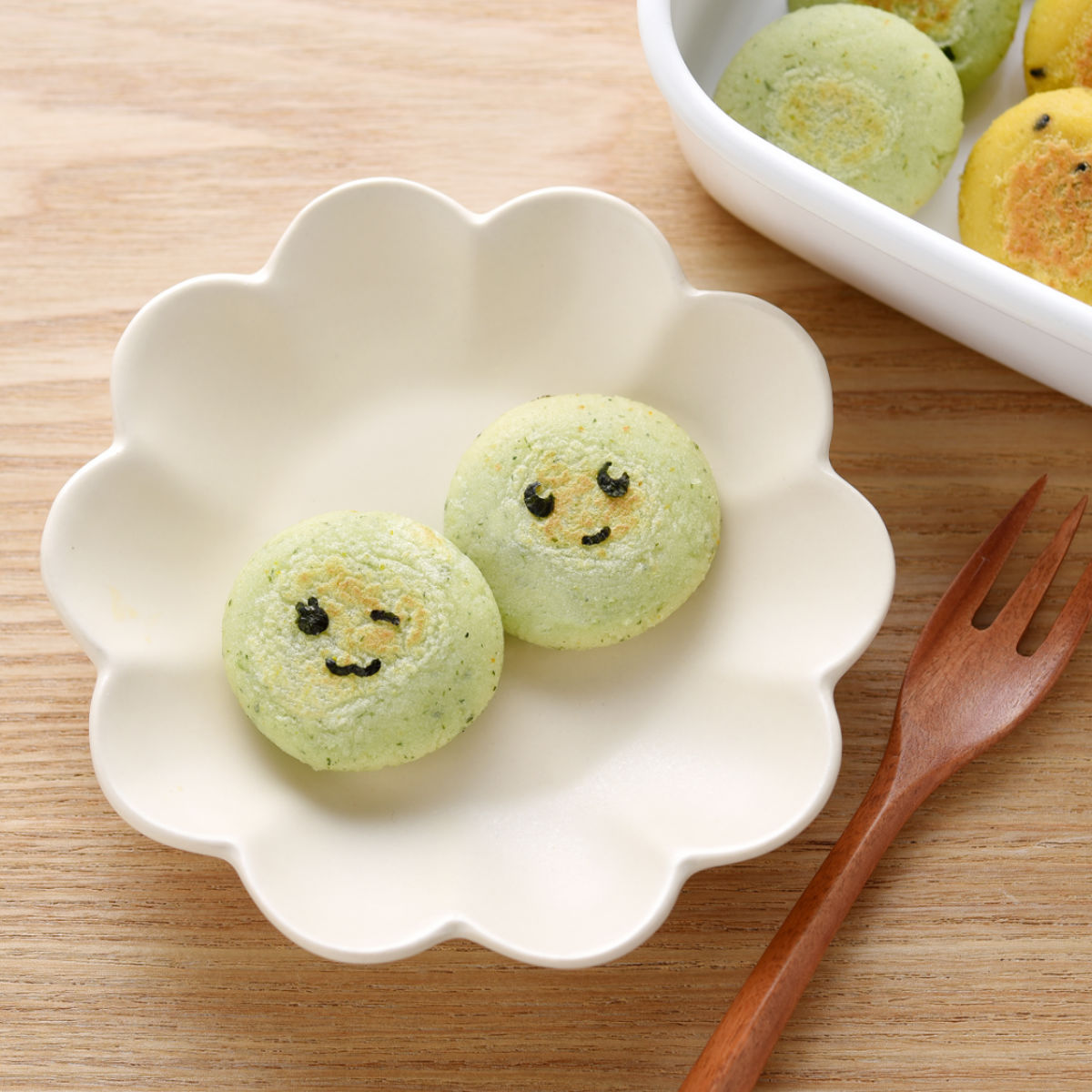 のりパンチ にこにこパンチmini×2キュート ( キャラ弁 お弁当グッズ デコ弁 海苔パーツ デコレーション のり抜き型 パンチ 顔パーツ 海苔 のり 海苔型 パーツ 簡単 表情 )