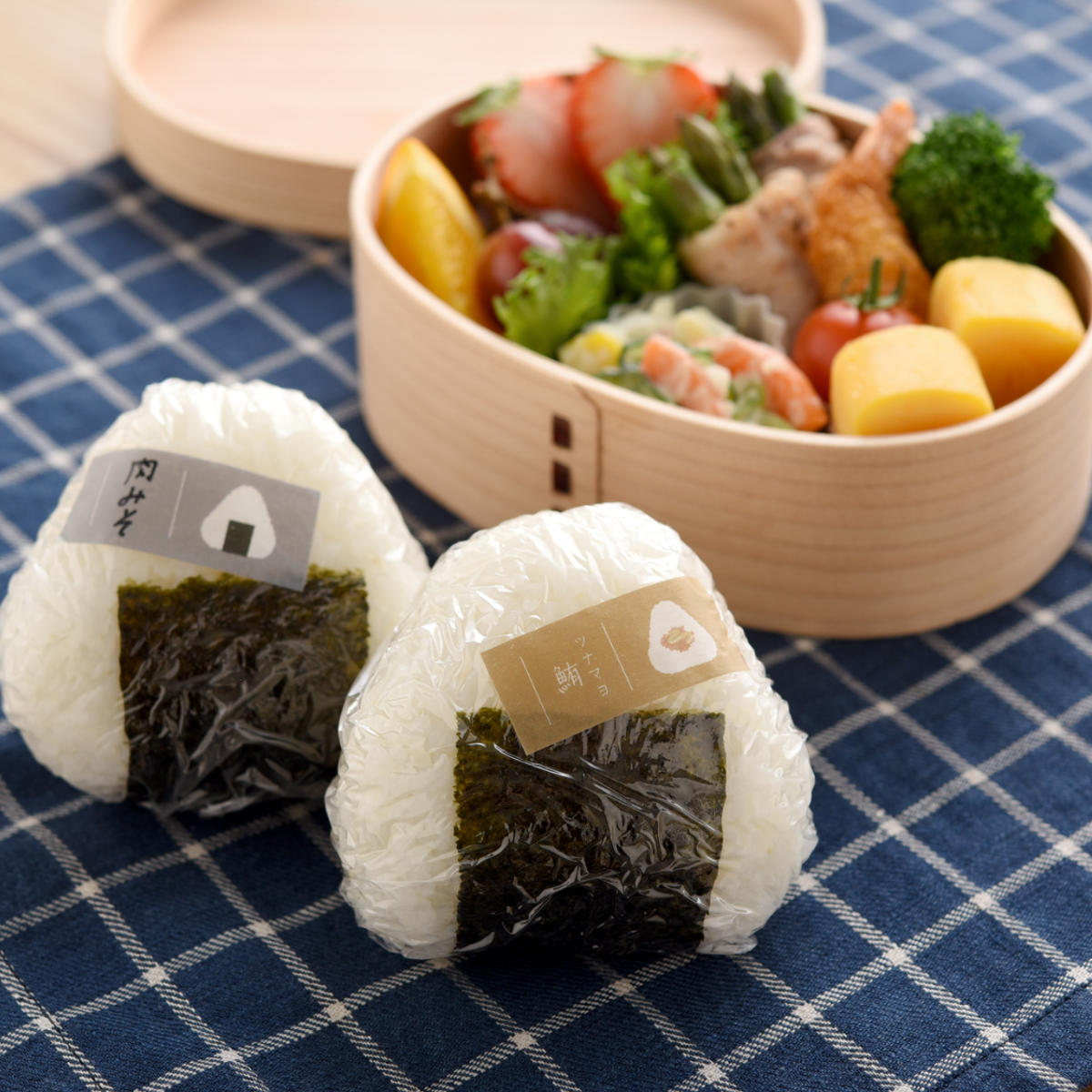 おにぎりに貼るマスキングテープ ( マスキングテープ 書ける 書き込める ペン 鉛筆 貼ってはがせる シール おにぎり お弁当 かわいい 手帳 デコレーション アレンジ おしゃれ 文房具 リメイク 手帳デコ ) 【フリー】 フリー