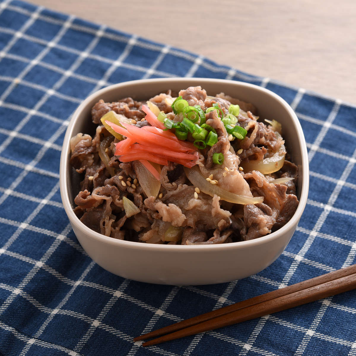 冷凍ご飯容器 お弁当がう米わん お弁当箱 790ml ( 保存容器 弁当箱 2段 電子レンジ ご飯 米 冷凍保存 食洗機対応 電子レンジ対応 日本製 おかずケース 冷凍ごはん容器 お米 ごはん 冷凍 容器 小分け 保存 炊き立てごはん 美味しい ) 【ベージュ】 ベージュ