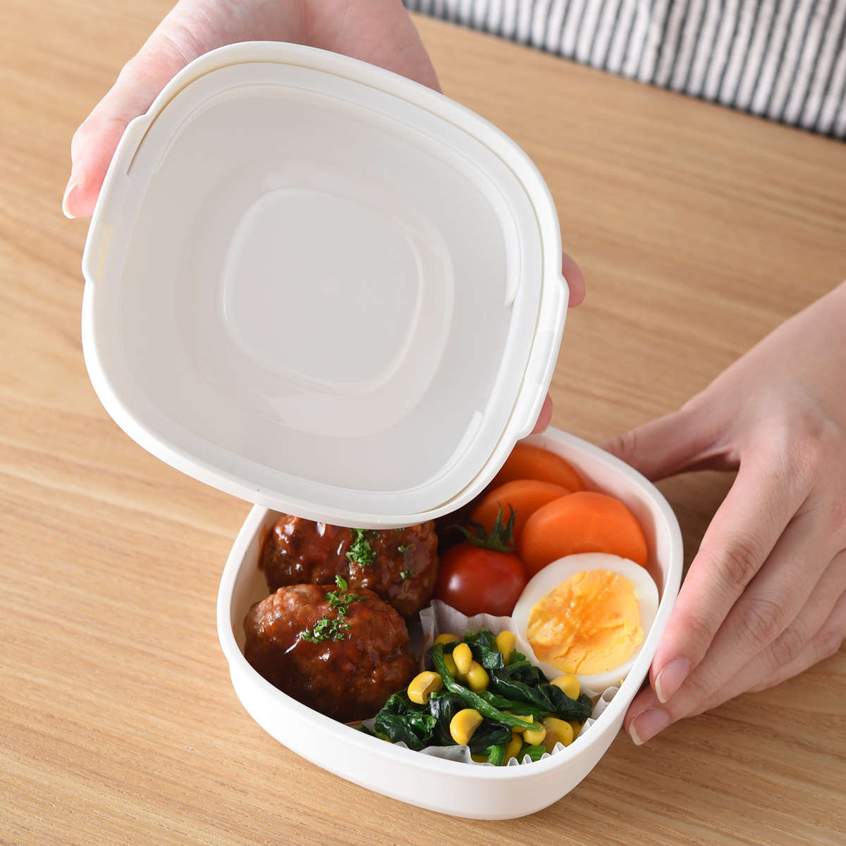 冷凍ご飯容器 お弁当がう米わん お弁当箱 790ml ( 保存容器 弁当箱 2段 電子レンジ ご飯 米 冷凍保存 食洗機対応 電子レンジ対応 日本製 おかずケース 冷凍ごはん容器 お米 ごはん 冷凍 容器 小分け 保存 炊き立てごはん 美味しい ) 【ベージュ】 ベージュ